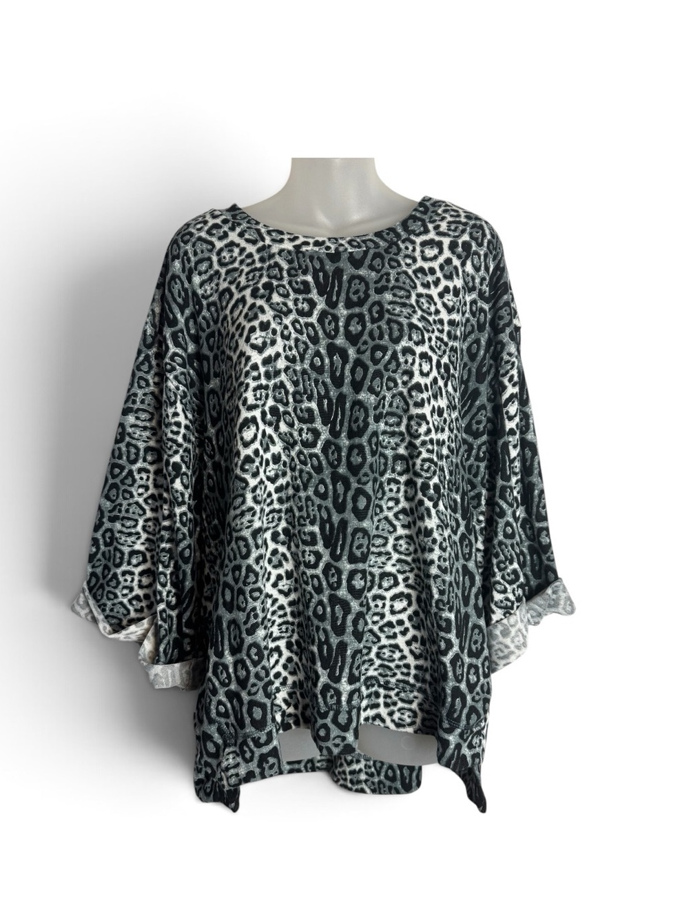 Umgee Oversized Slouchy Fit Leopard Print Roll Tab Sleeve Tunic Size XL